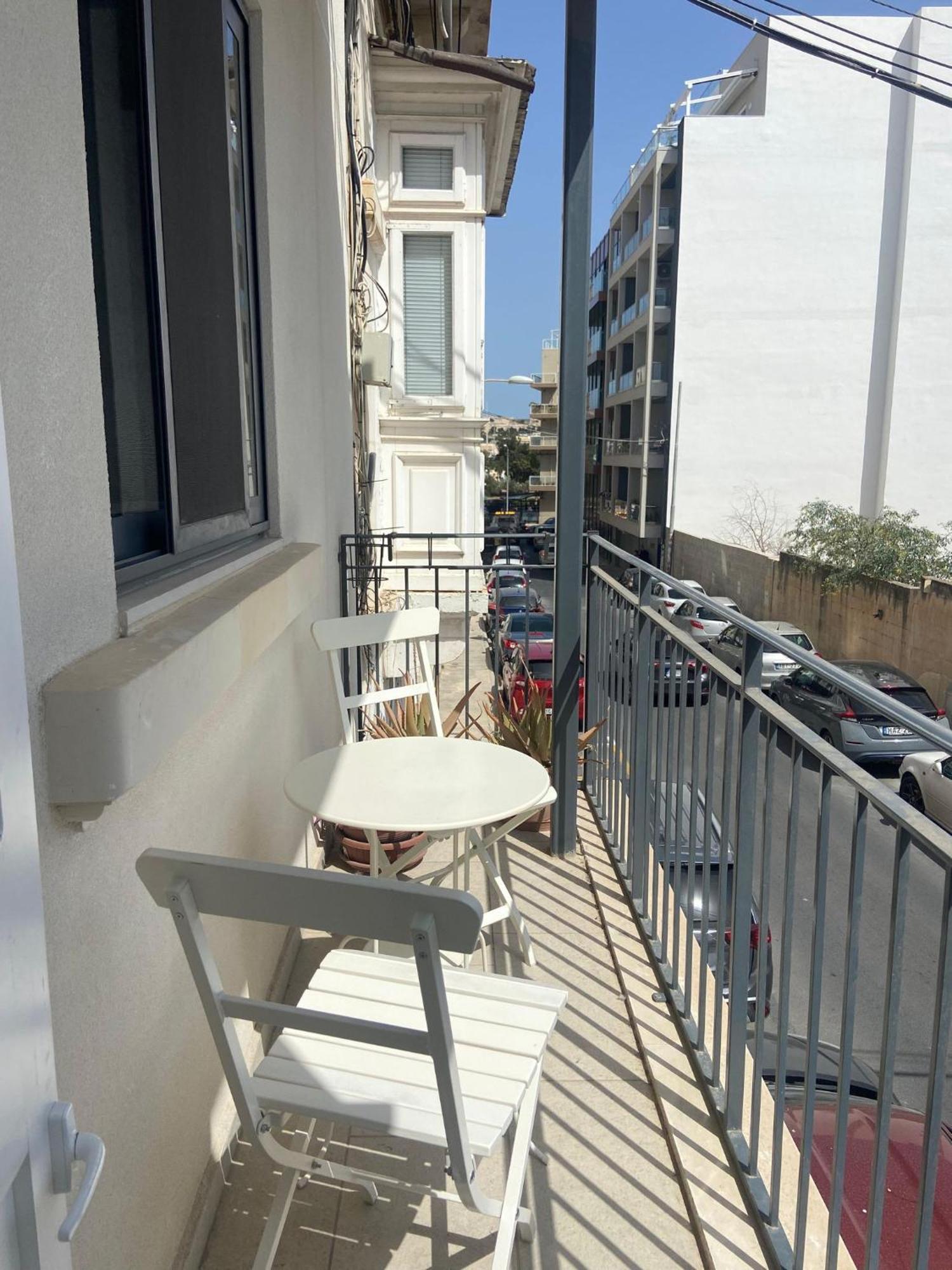 Cozy 2 Bedroom Apartment Near Seafront Gzira Buitenkant foto